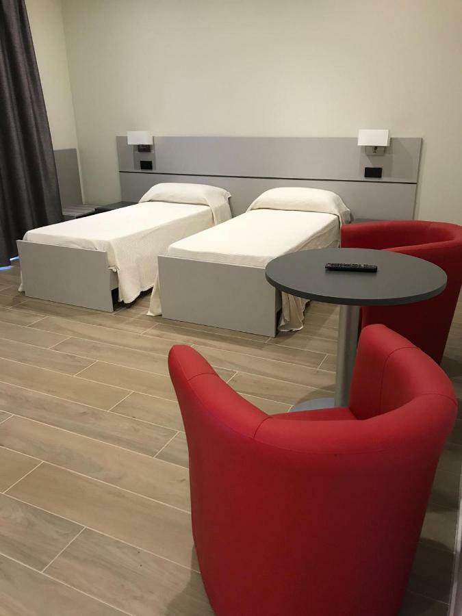 Roma Rooms Анкона Экстерьер фото