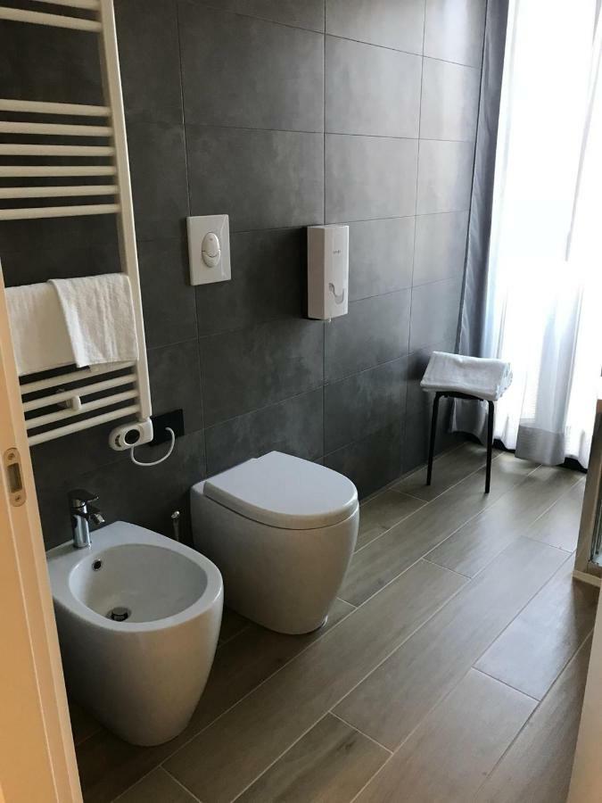 Roma Rooms Анкона Экстерьер фото