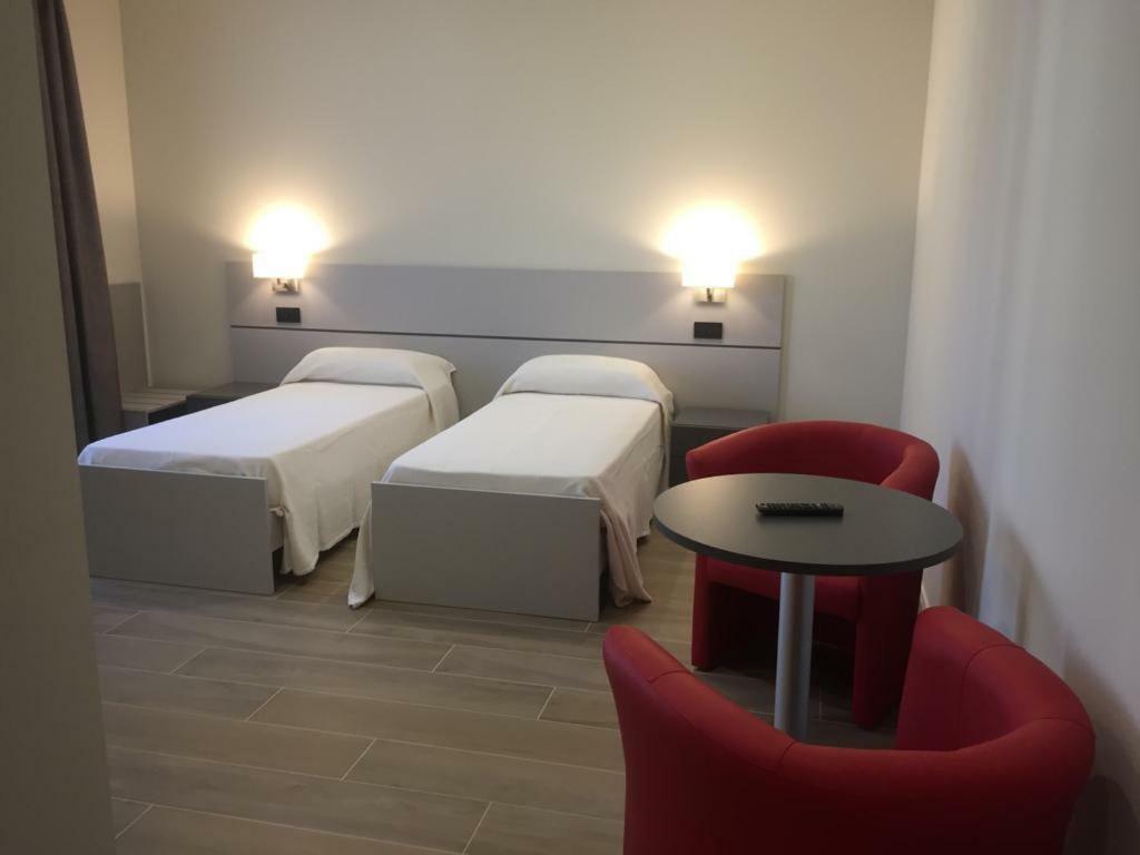 Roma Rooms Анкона Экстерьер фото